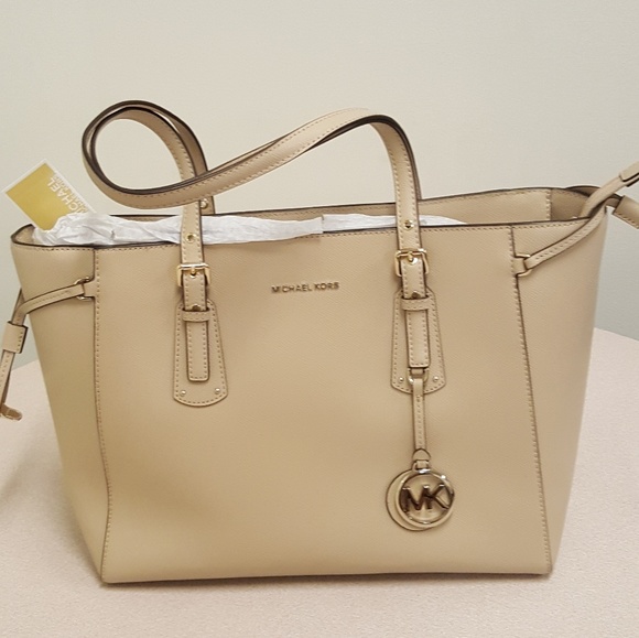 michael kors voyager leather tote